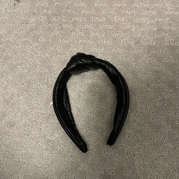 Black Knotted Faux Leather Headband - Picture 1 of 2